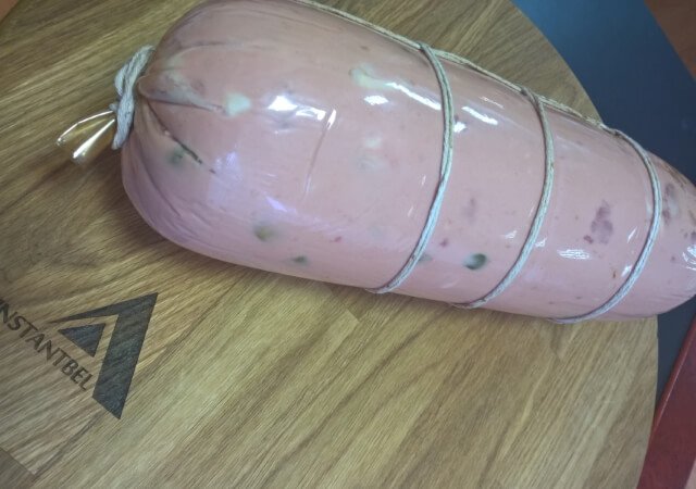 Колбаса вареная Мортадель с семечкой